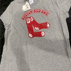 NWT Official MLB Boston Red Sox Women’s Grey T-Shirt
